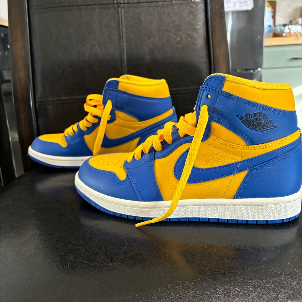 Nike Air Yellow and Blue Sneakers. Kids BOYS size 6.5